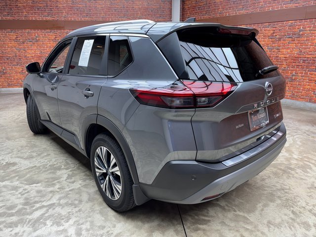 Used 2022 Nissan Rogue SV w/ SV Premium Package image 3