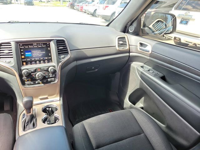 Used 2017 Jeep Grand Cherokee Laredo w/ Quick Order Package 23E AWD/4WD image 20