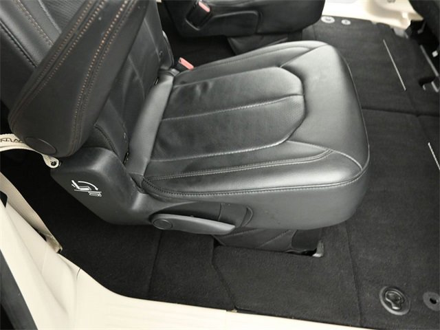 Used 2017 Chrysler Pacifica Touring-L Plus image 40