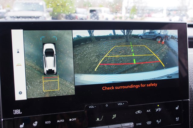 Used 2023 Toyota bZ4X FWD image 31