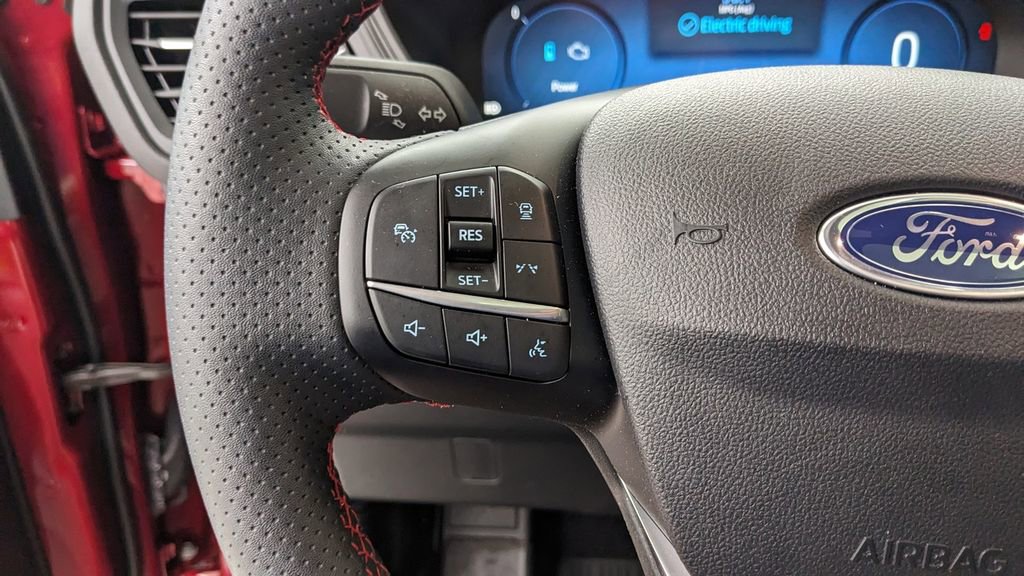 Certified 2025 Ford Escape ST-Line Elite image 32