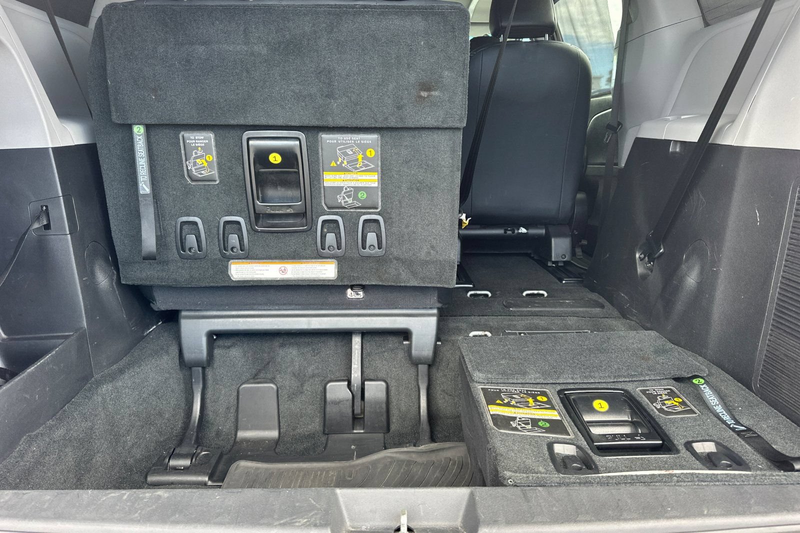 Used 2017 Toyota Sienna SE Premium FWD image 18