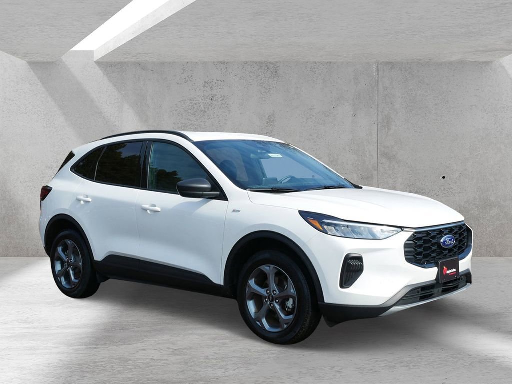 Certified 2025 Ford Escape ST-Line AWD/4WD image 1