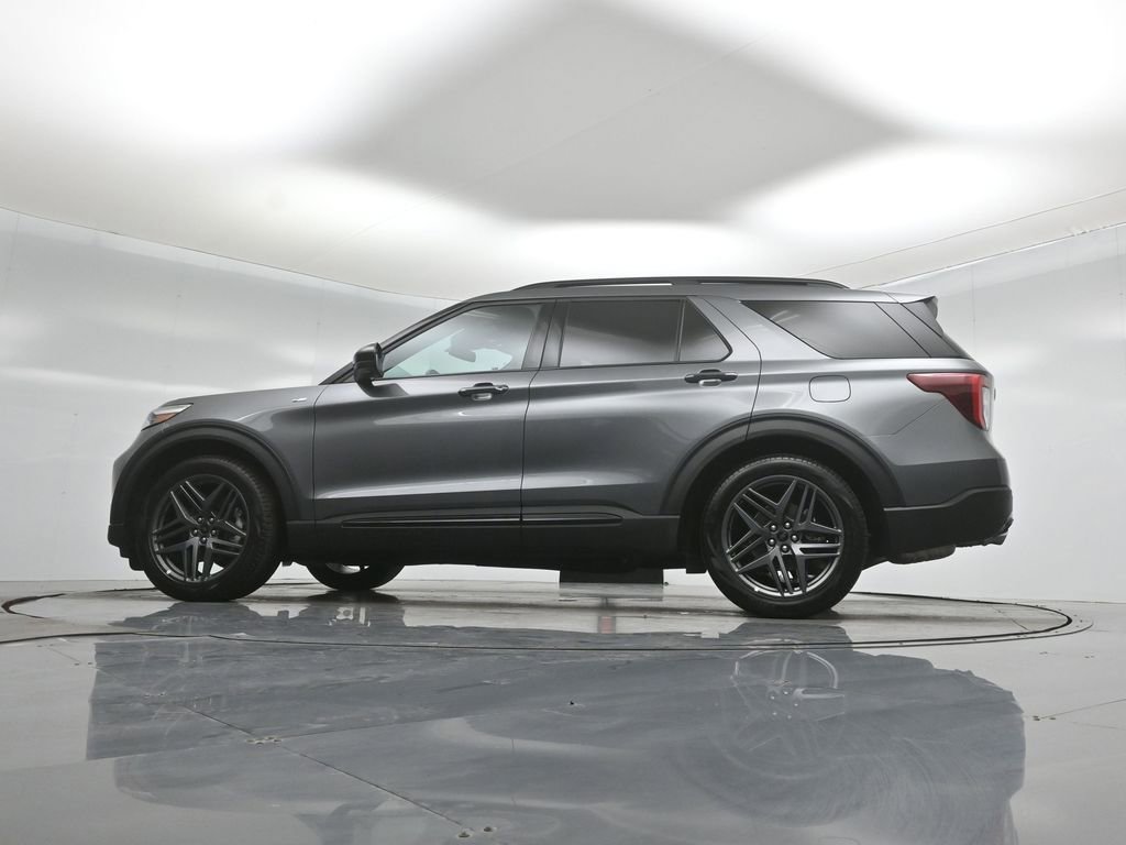 Certified 2024 Ford Explorer ST-Line w/ Class IV Trailer Tow Package RWD image 48