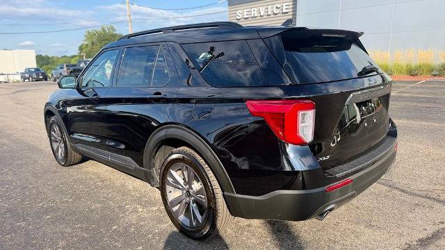 Certified 2023 Ford Explorer XLT w/ Equipment Group 202A AWD/4WD image 4