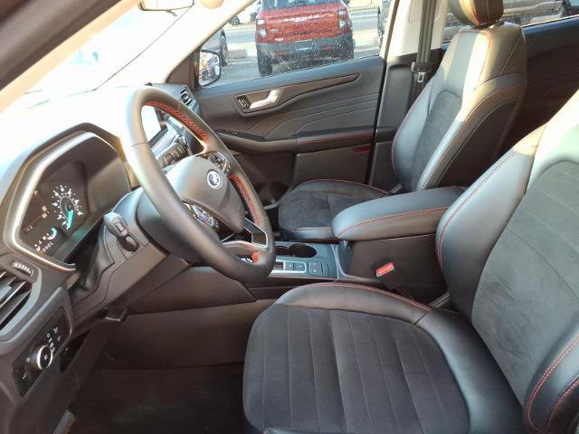 Certified 2022 Ford Escape SEL w/ SEL Stealth AWD Package image 9