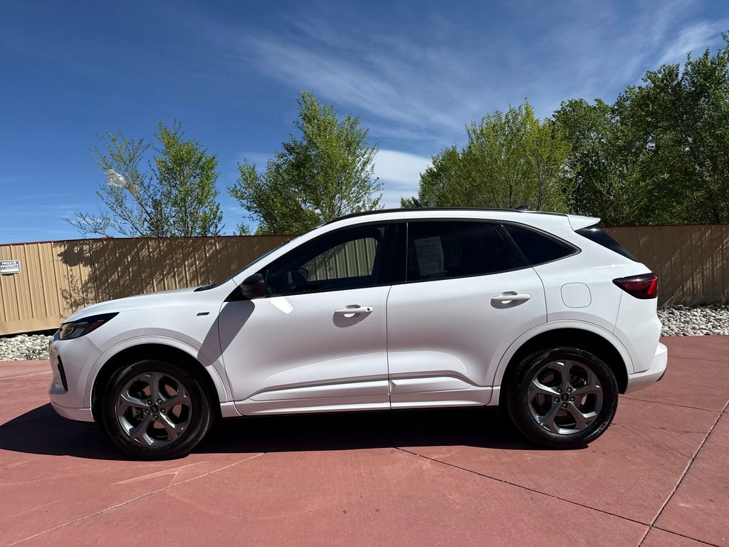 Certified 2023 Ford Escape ST-Line AWD/4WD image 5