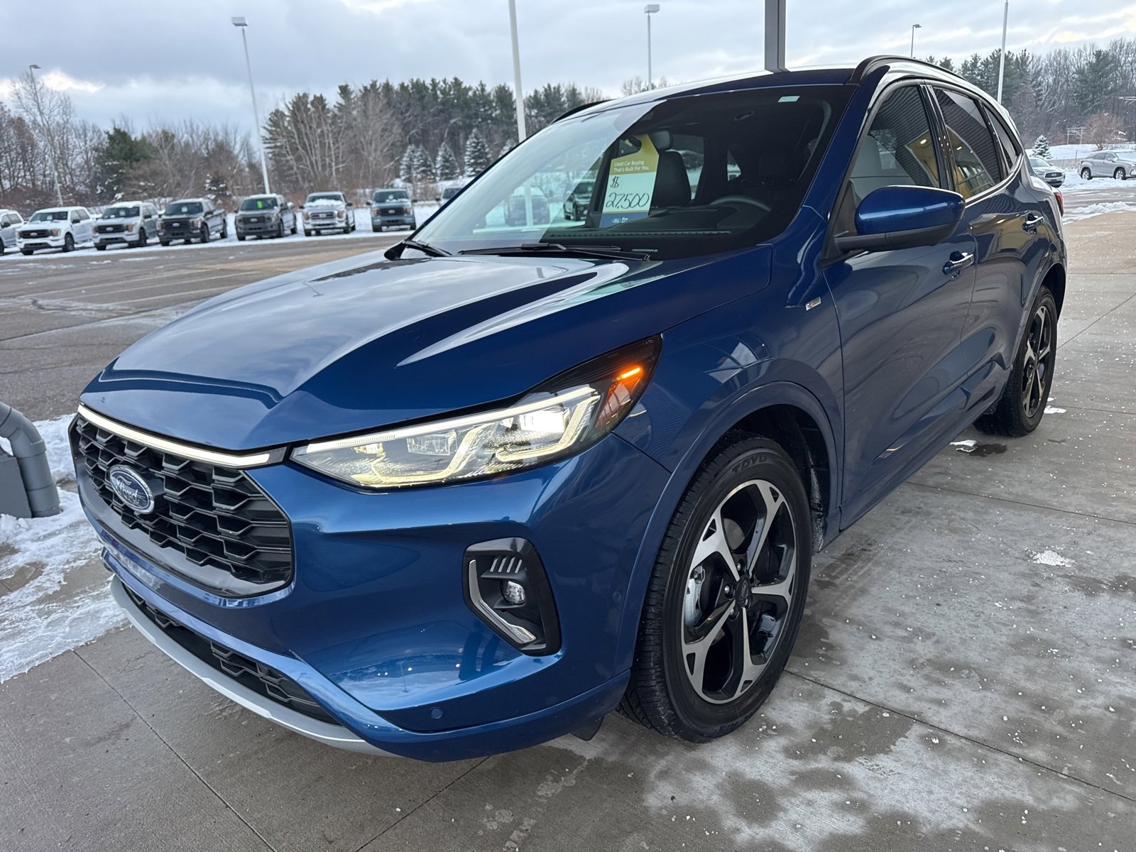 Certified 2023 Ford Escape ST-Line Elite w/ Premium Technology Package image 3