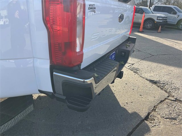 Certified 2023 Ford F350 XLT image 8