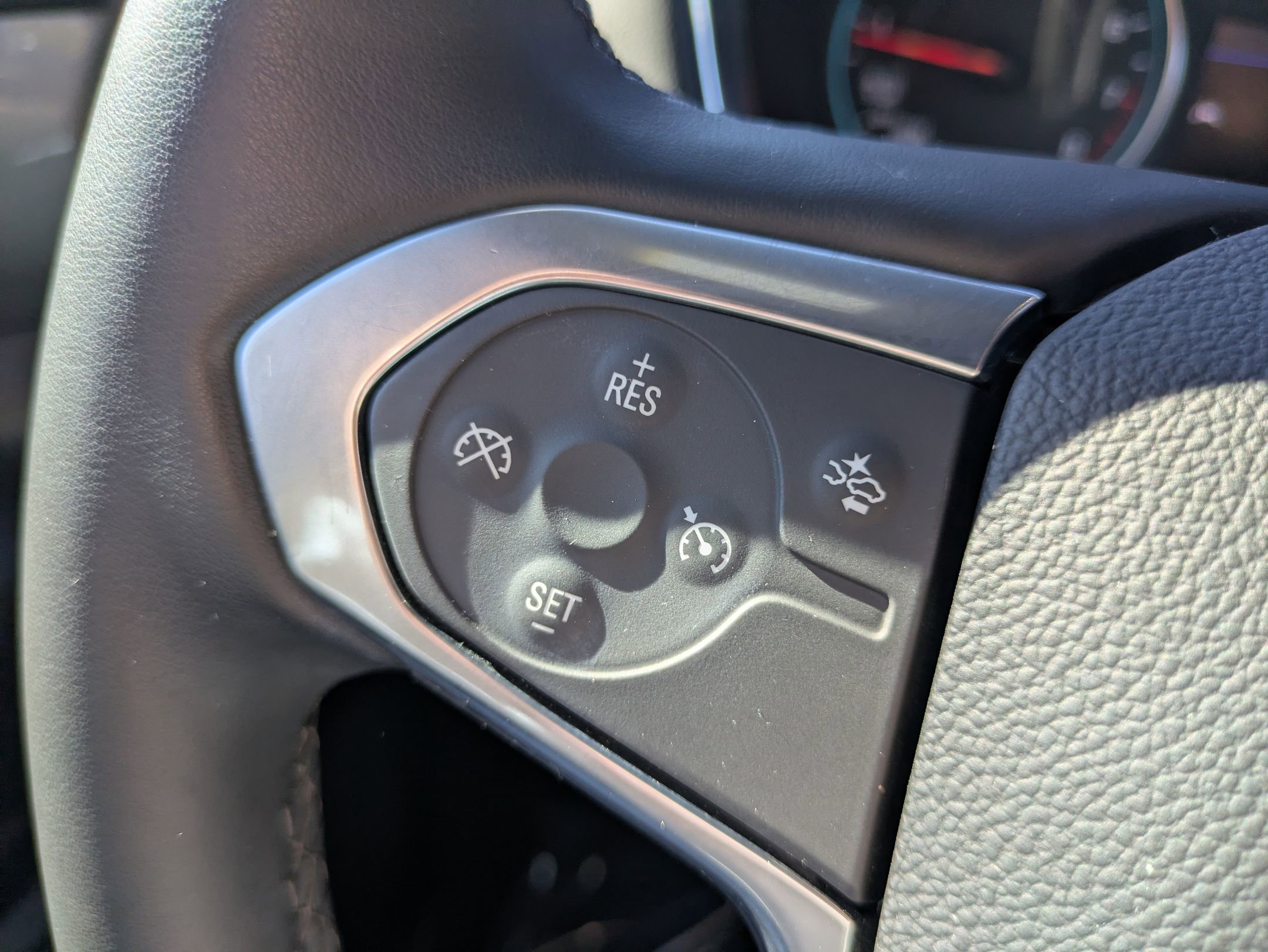 Used 2024 Chevrolet Traverse LT image 16