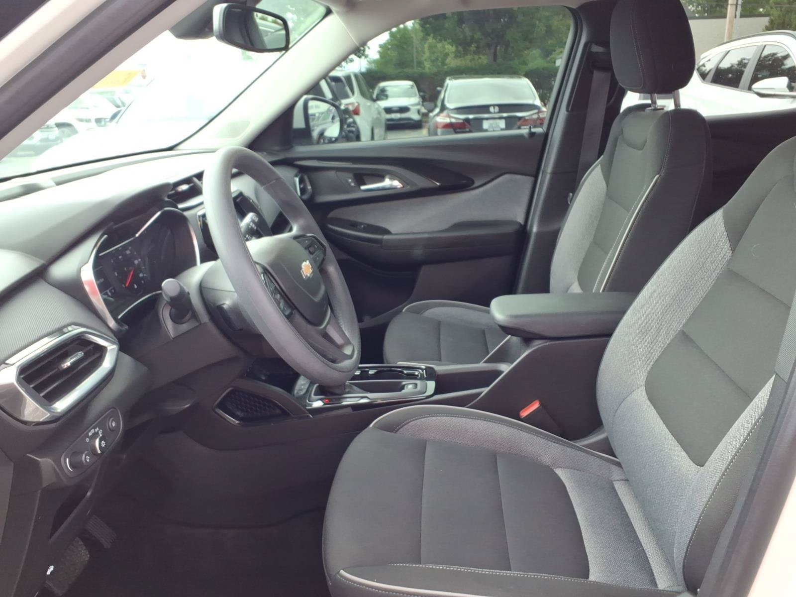 Used 2023 Chevrolet TrailBlazer LT w/ Convenience Package FWD image 25