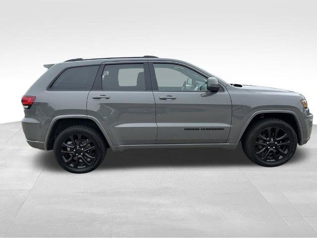 Used 2020 Jeep Grand Cherokee Altitude AWD/4WD image 7