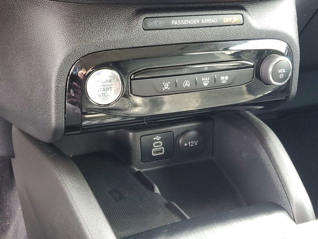Certified 2025 Ford Escape Platinum AWD/4WD image 22