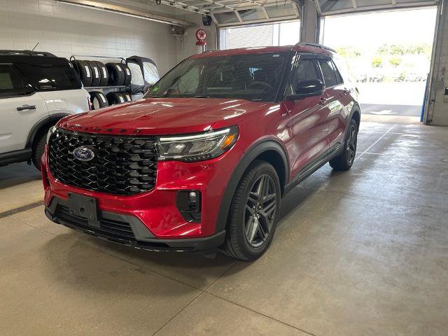 Certified 2025 Ford Explorer ST-Line w/ Premium Package AWD/4WD image 3