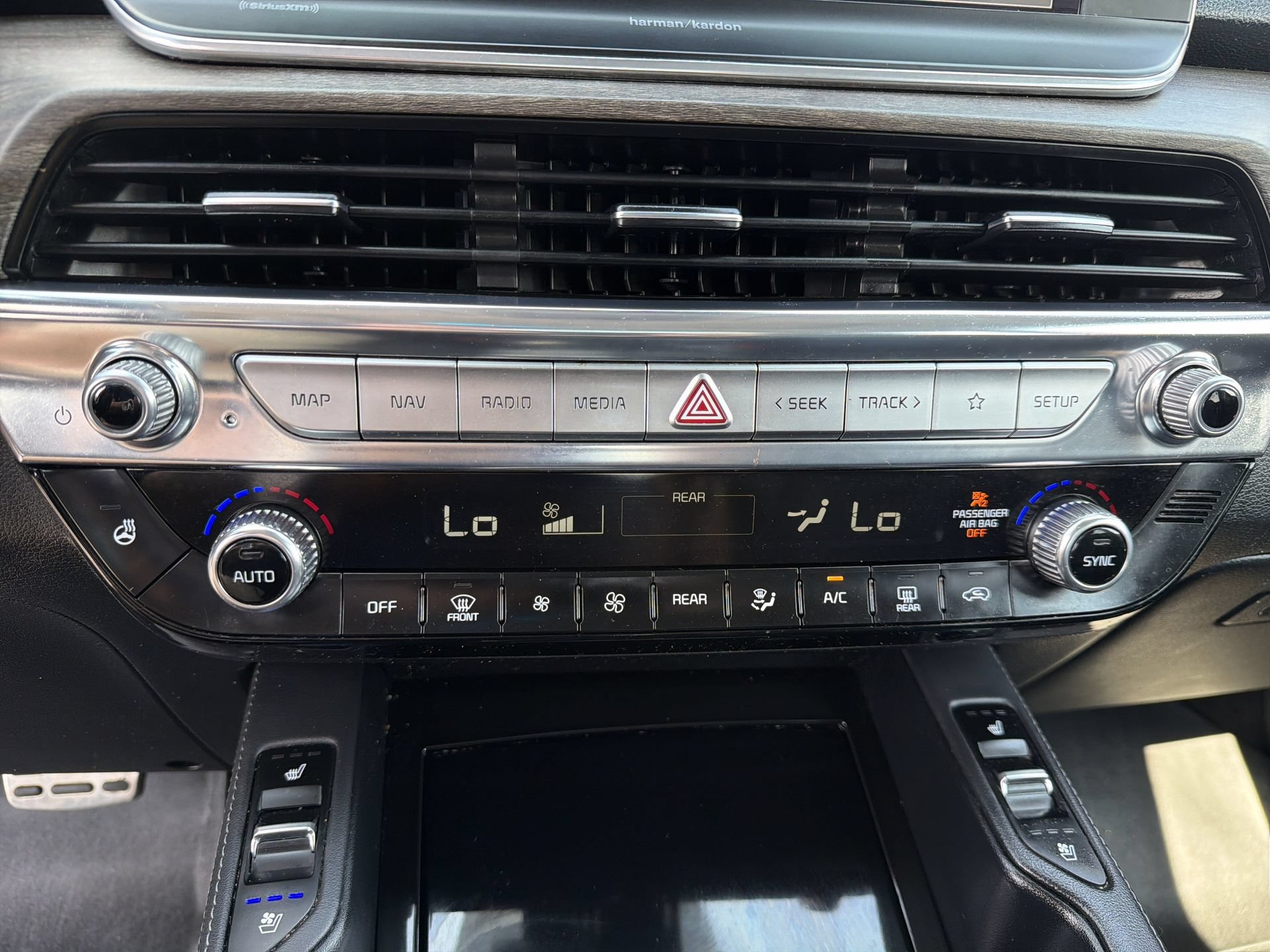 Used 2022 Kia Telluride SX w/ SX Prestige Package AWD/4WD image 9