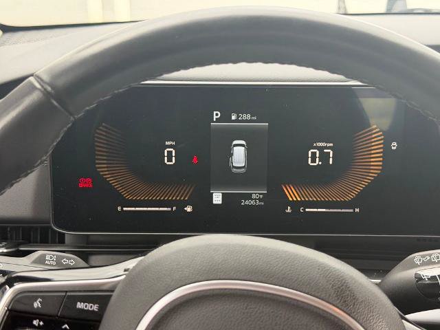 Used 2025 Kia Carnival FWD image 17