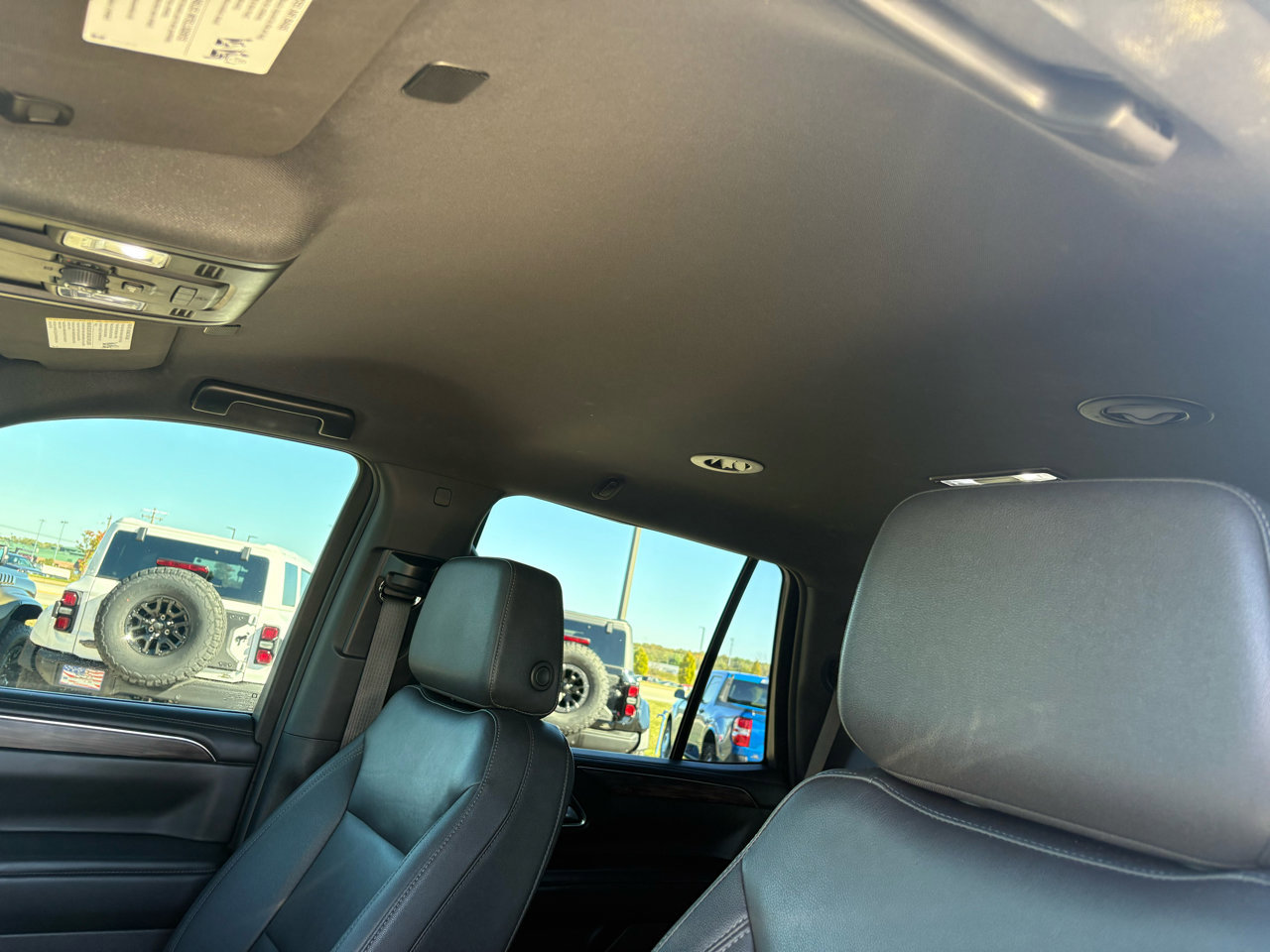 Used 2023 Chevrolet Tahoe LT w/ Luxury Package image 21