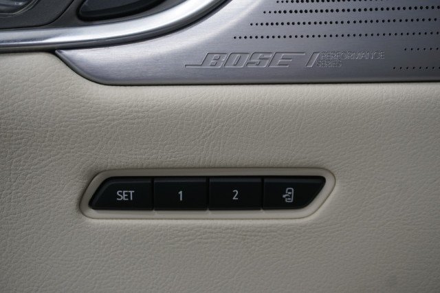 Used 2025 Cadillac XT6 Premium Luxury w/ Technology Package FWD image 20
