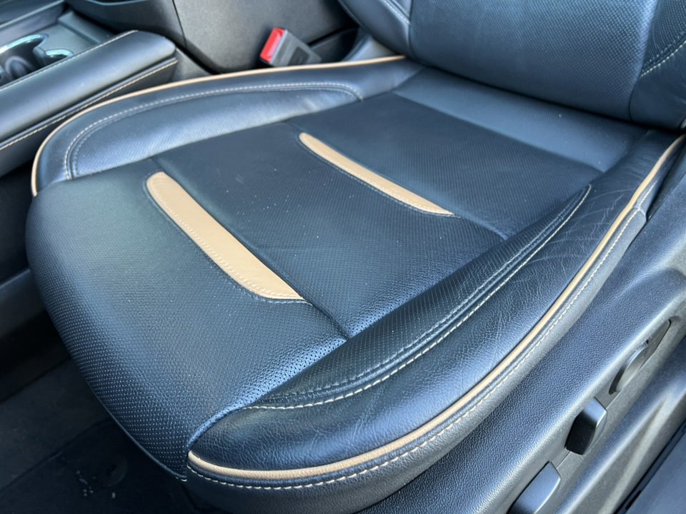 Used 2023 GMC Yukon XL AT4 image 20