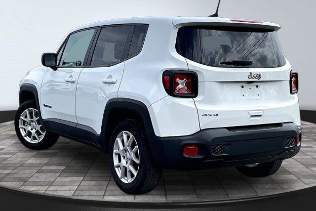 Used 2023 Jeep Renegade Latitude AWD/4WD image 2