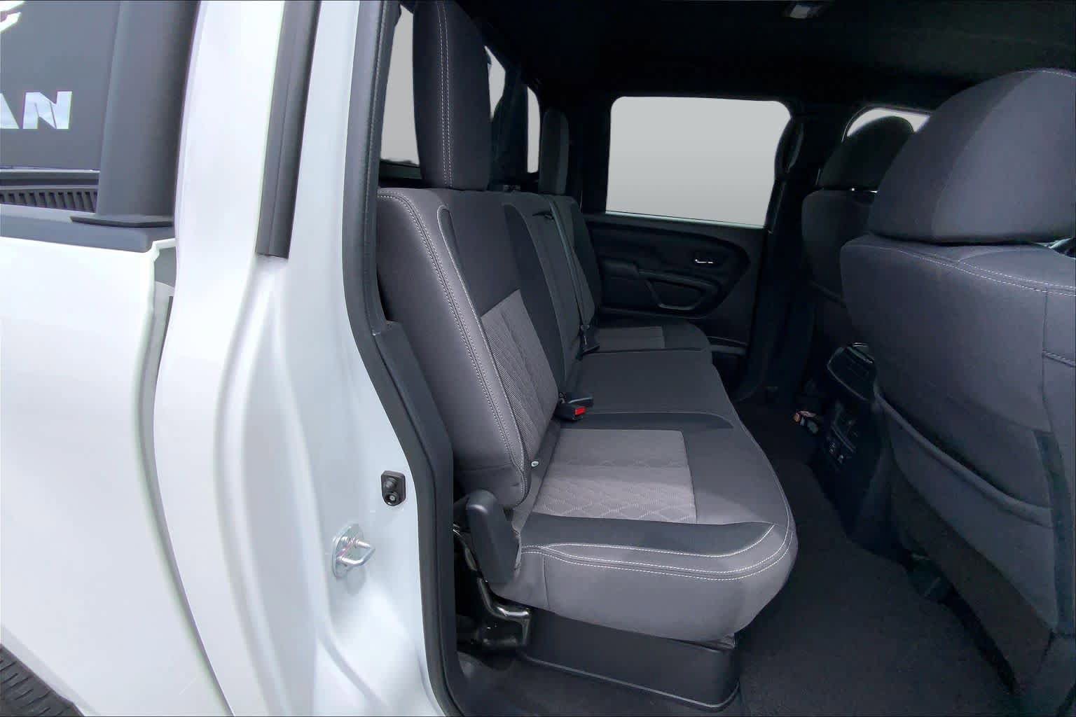 Used 2024 Nissan Titan SV RWD image 19