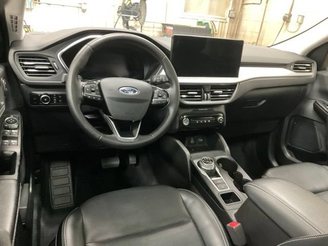 Certified 2025 Ford Escape Platinum AWD/4WD image 8