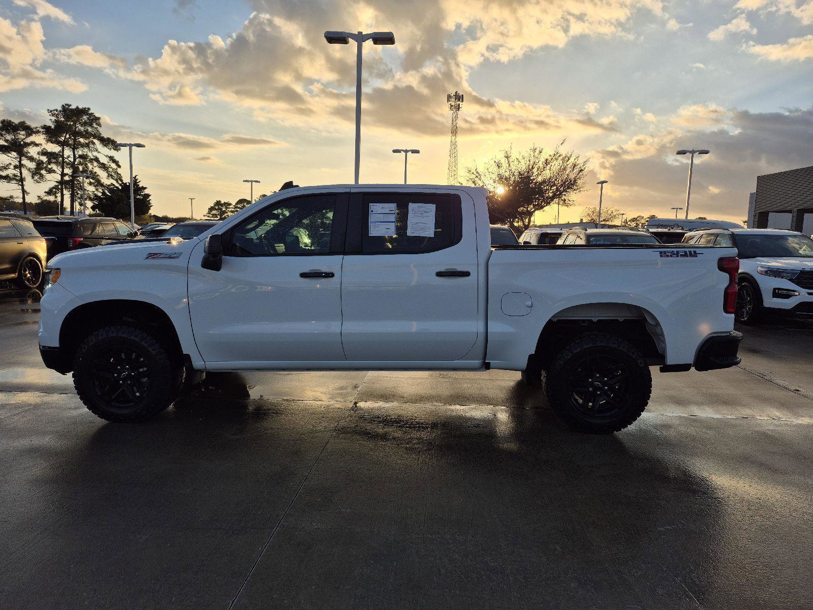 Used 2022 Chevrolet Silverado 1500 LT Trail Boss w/ Convenience Package II image 4