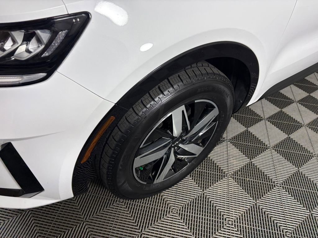 Used 2023 Kia Sorento S w/ Panoramic Sunroof Package image 9