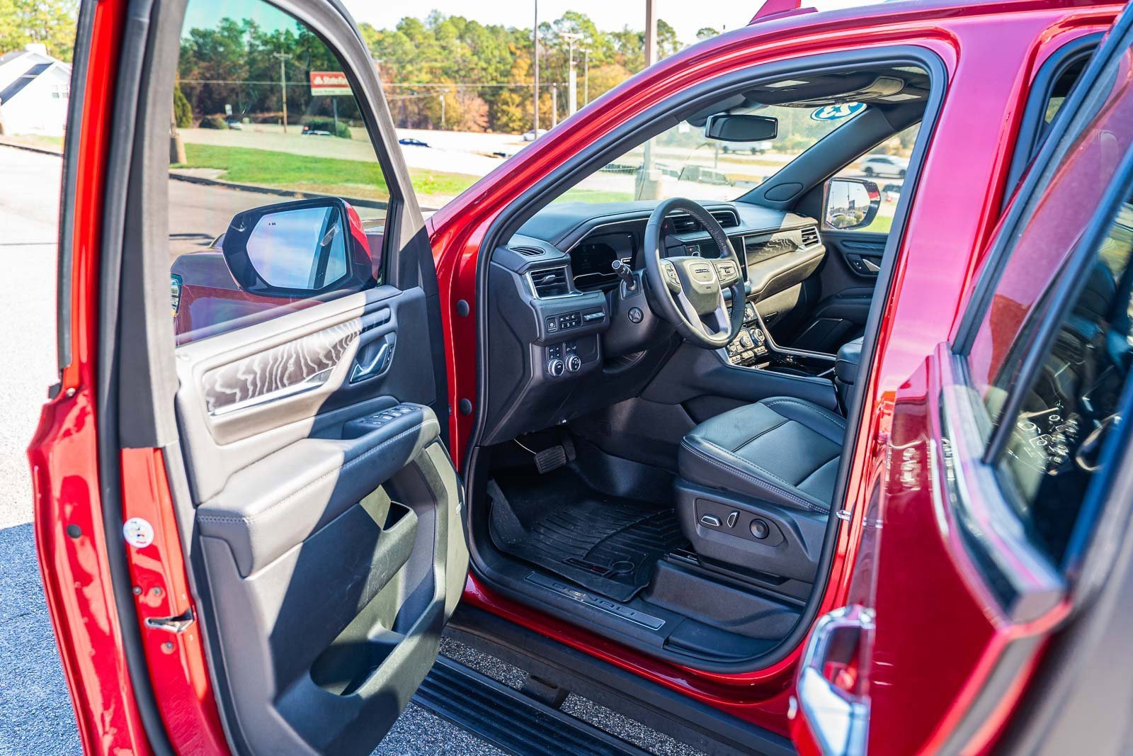 Used 2023 GMC Yukon Denali image 22