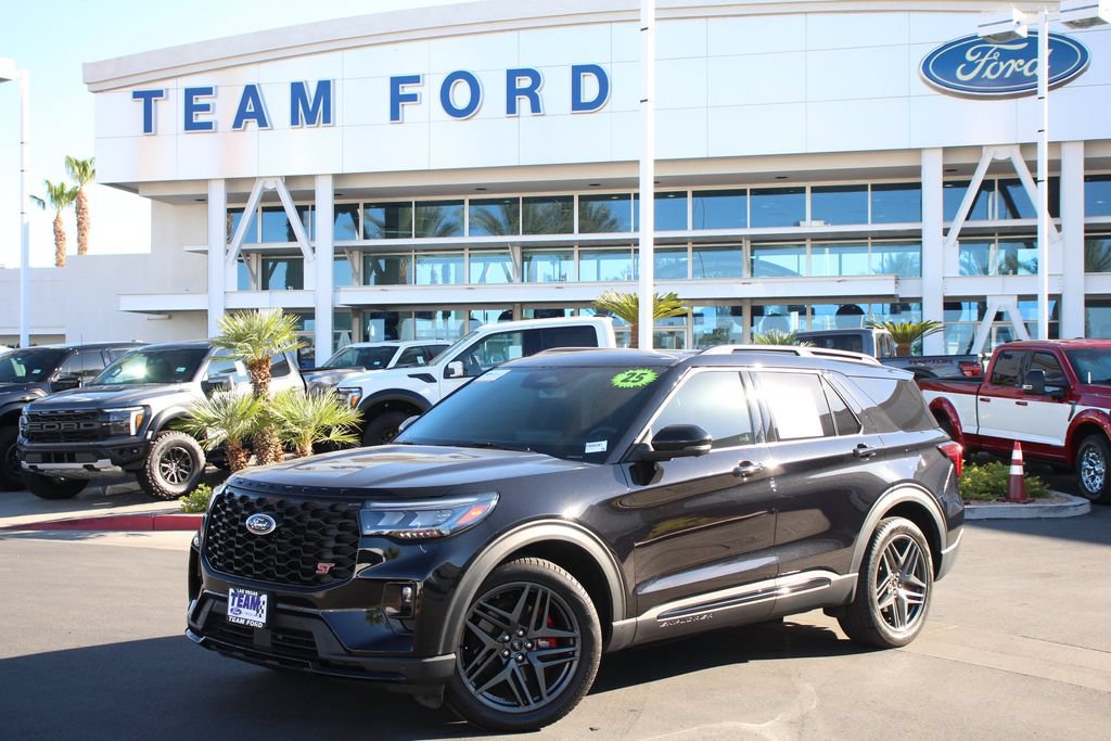 Certified 2025 Ford Explorer ST AWD/4WD image 2