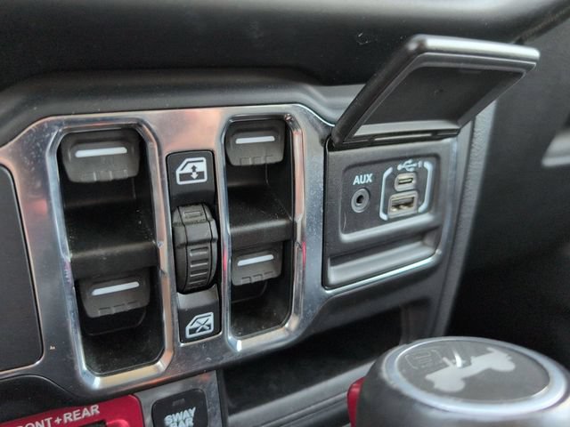 Used 2023 Jeep Wrangler Unlimited Rubicon 4xe w/ Cold Weather Group AWD/4WD image 31