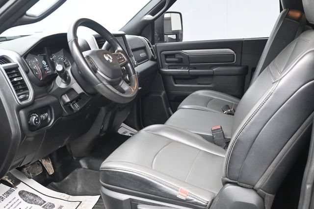 Used 2024 RAM 3500 Tradesman w/ Chrome Appearance Group AWD/4WD image 5