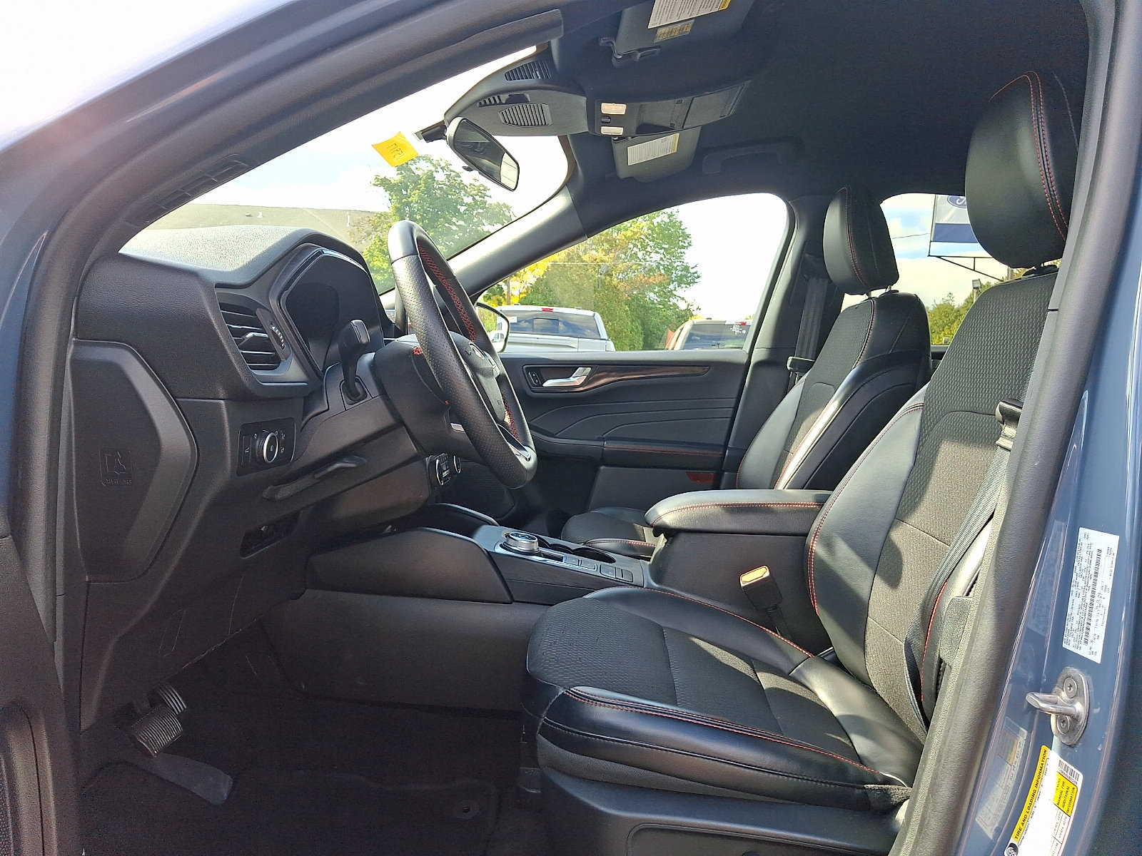 Certified 2025 Ford Escape ST-Line Select AWD/4WD image 14