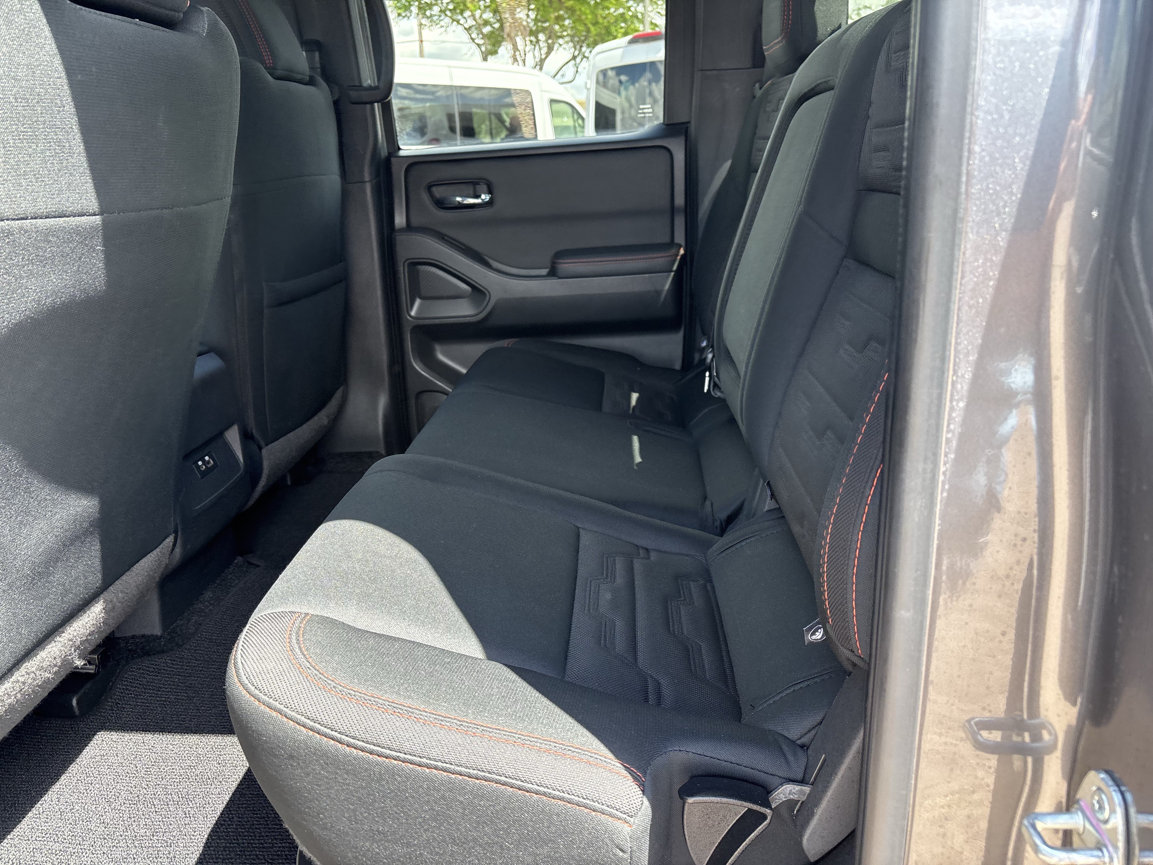 Used 2024 Nissan Frontier PRO-4X AWD/4WD image 15