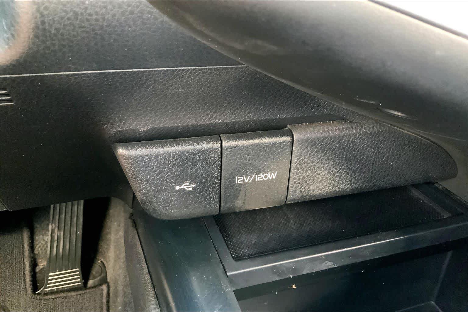 Used 2020 Toyota Camry LE FWD image 34
