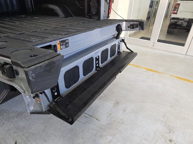 Used 2024 Chevrolet Silverado 2500 ZR2 w/ Technology Package image 24