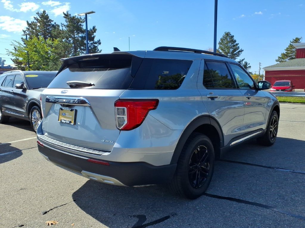 Certified 2023 Ford Explorer XLT w/ Equipment Group 202A AWD/4WD image 6