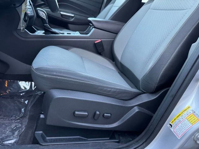 Certified 2018 Ford Escape SE w/ SE Sync 3 Package AWD/4WD image 13