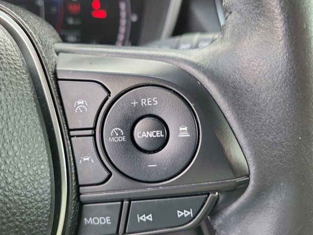 Used 2023 Toyota Corolla Cross XLE w/ Convenience Package FWD image 23