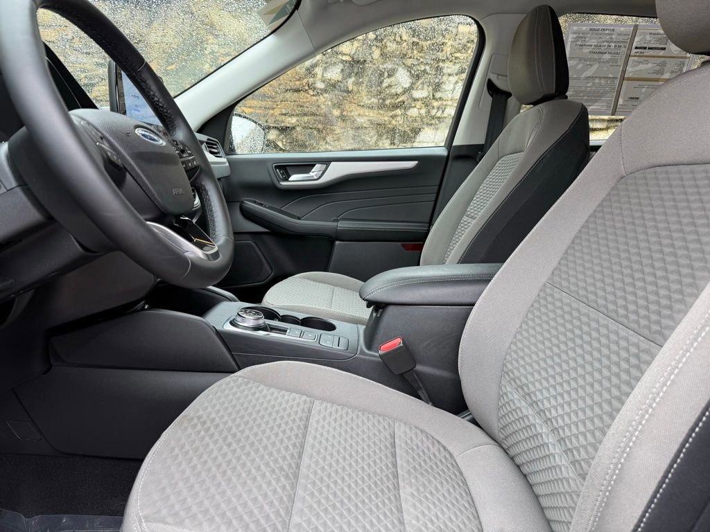 Certified 2021 Ford Escape SE w/ SE Sport Appearance Package image 18
