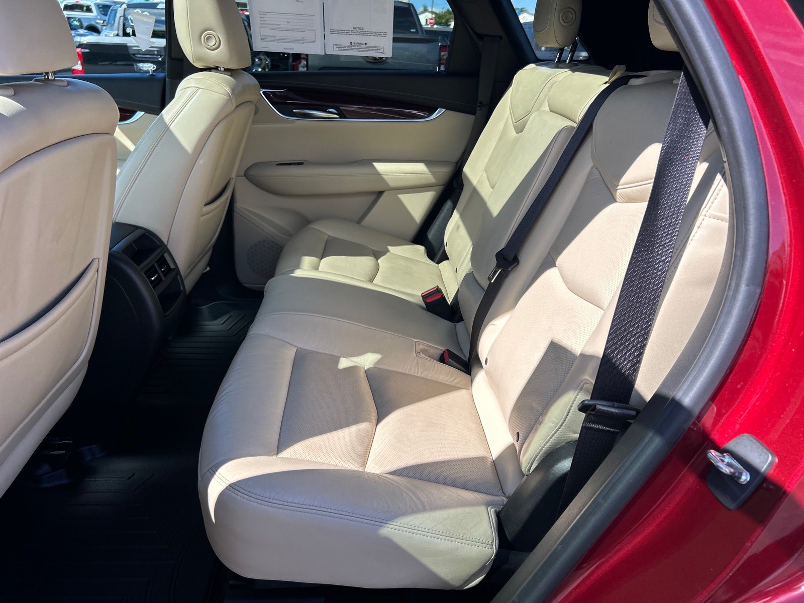 Used 2017 Cadillac XT5 Luxury w/ Driver Awareness Package AWD/4WD image 9