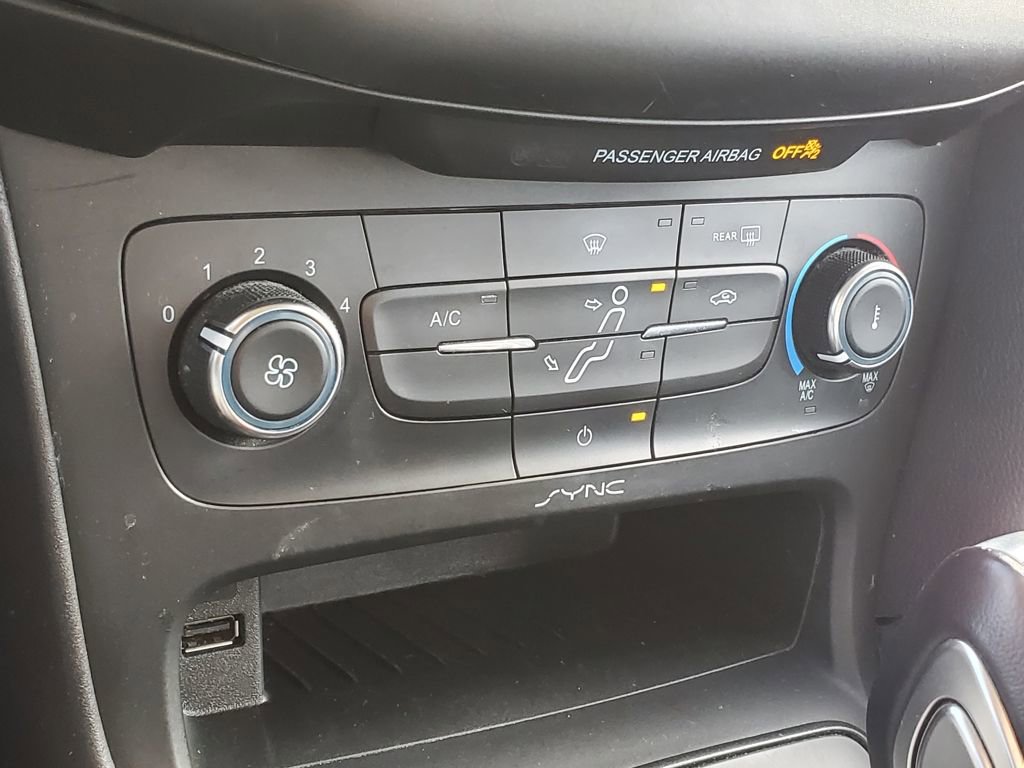 Certified 2016 Ford Focus SE image 25