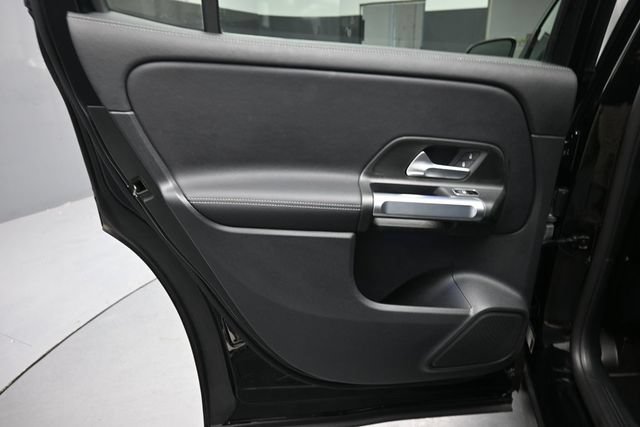 Used 2022 Mercedes-Benz GLB 250 4MATIC image 25