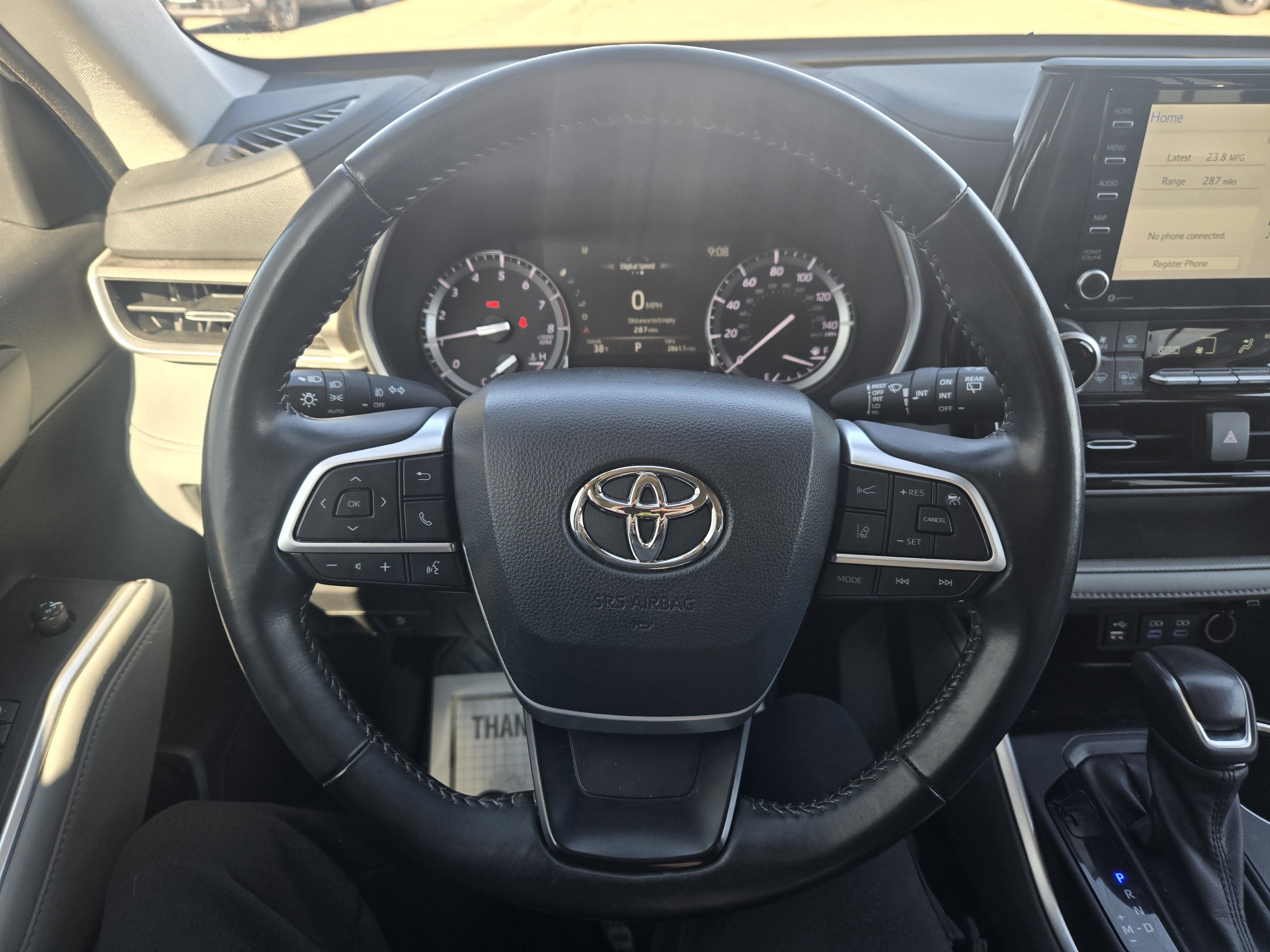 Used 2022 Toyota Highlander XLE AWD/4WD image 11