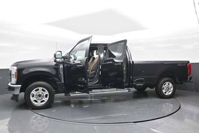 Certified 2025 Ford F250 XLT AWD/4WD image 28