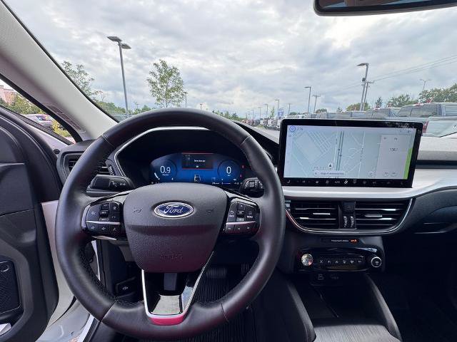 Certified 2024 Ford Escape Platinum w/ Class II Trailer Tow Package AWD/4WD image 12