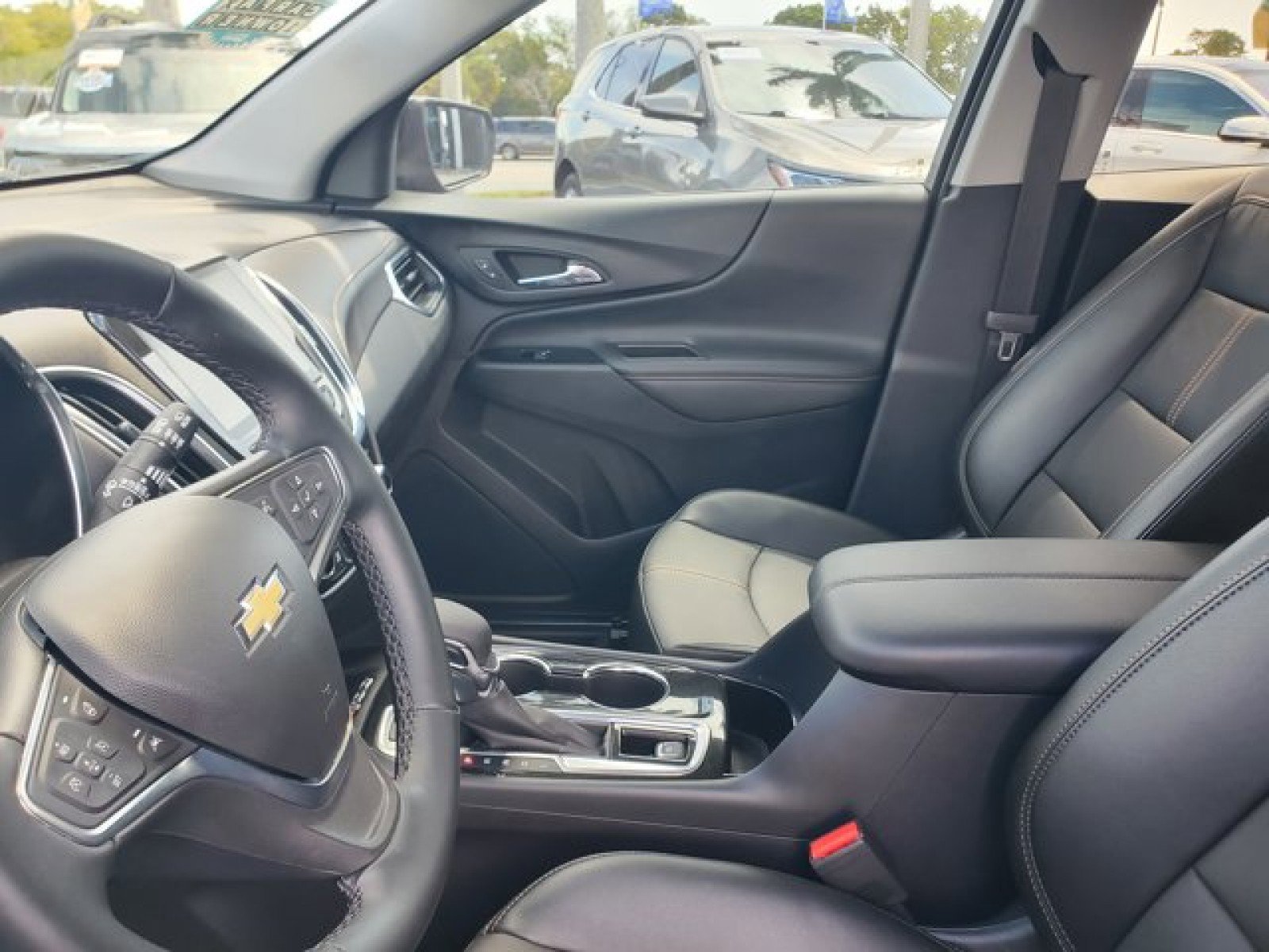 Used 2024 Chevrolet Equinox Premier image 12