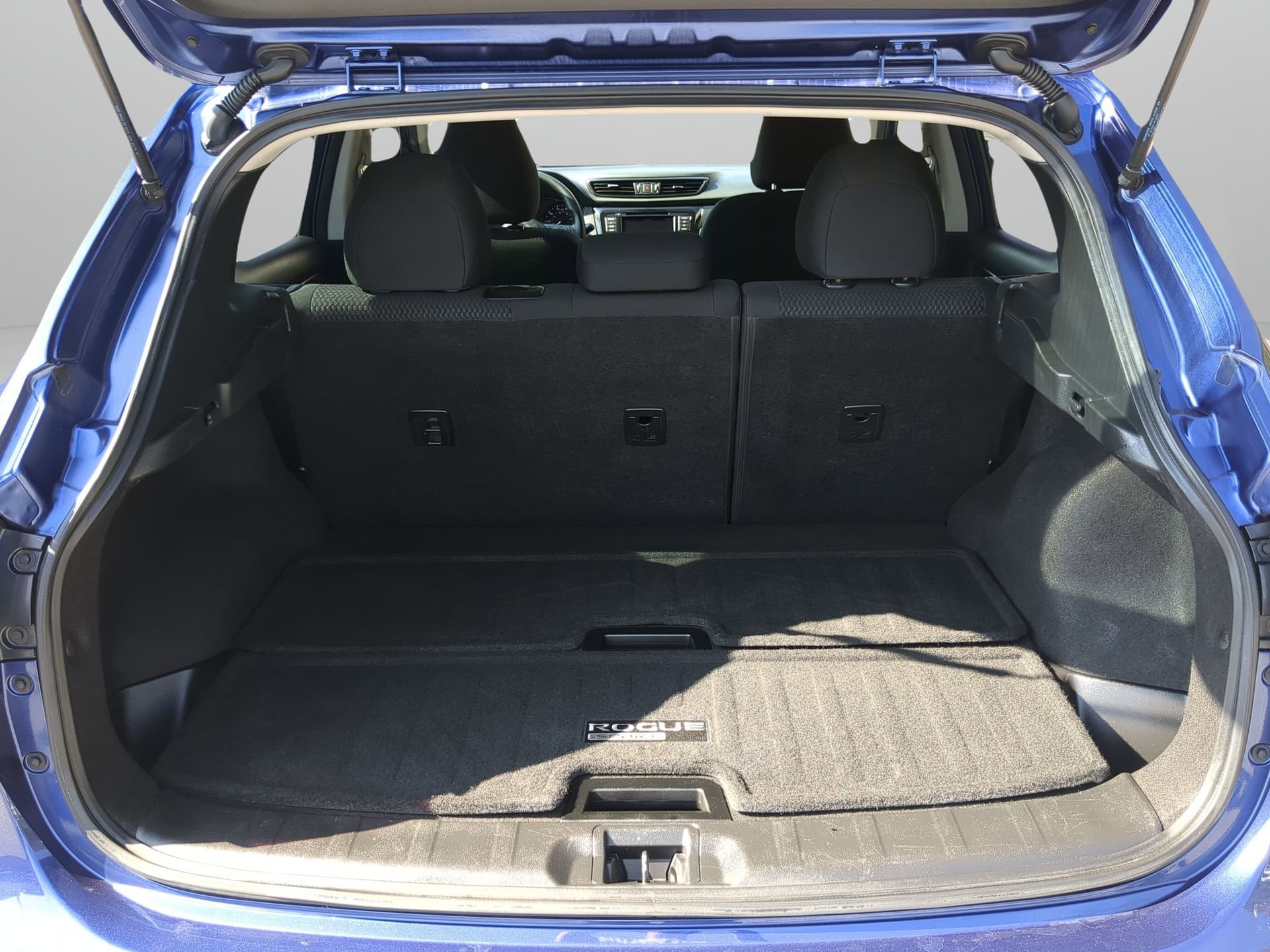 Used 2019 Nissan Rogue Sport S image 38
