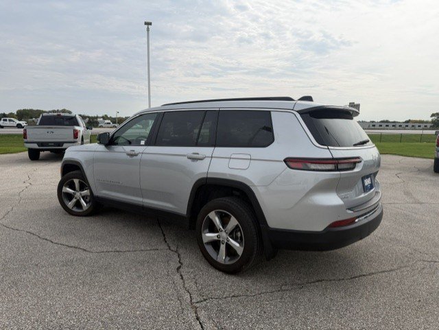 Used 2025 Jeep Grand Cherokee L Limited AWD/4WD image 7