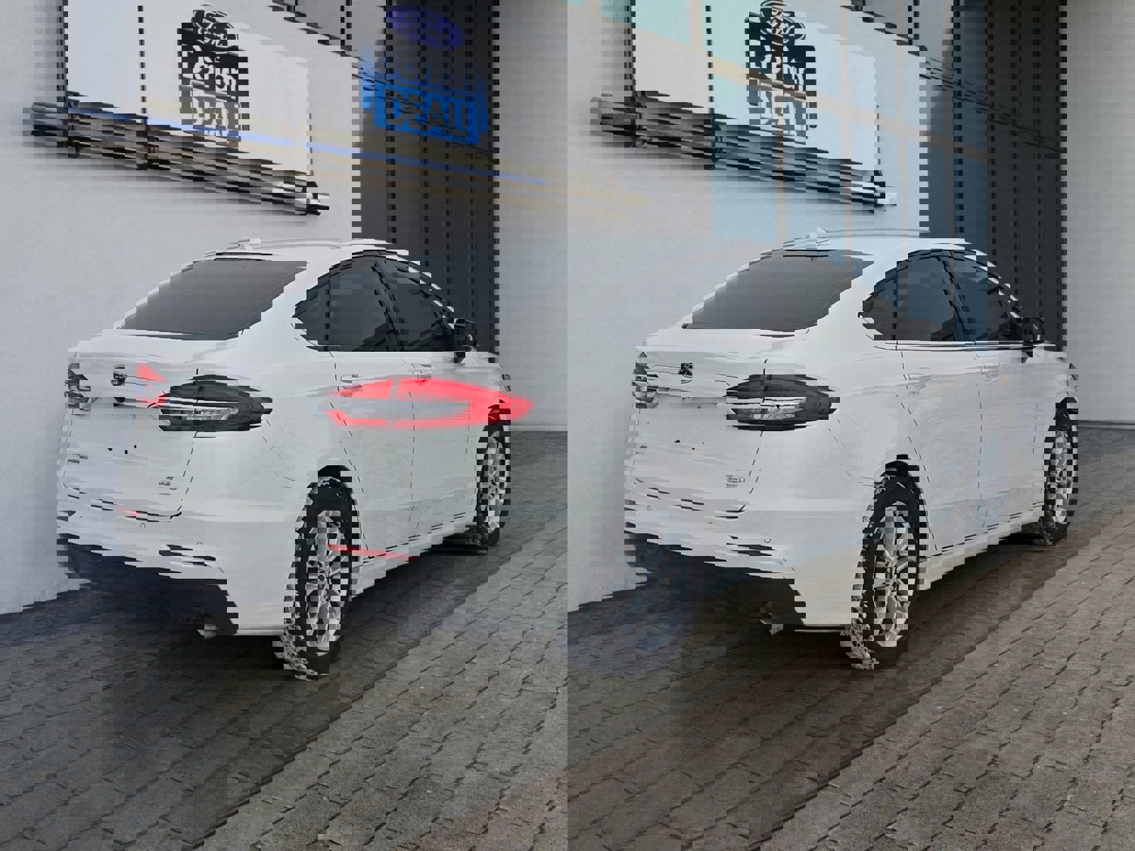 Certified 2020 Ford Fusion SE image 3